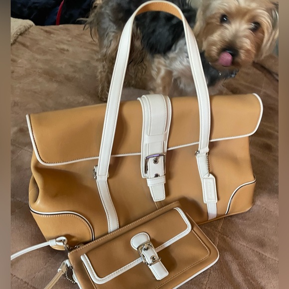 Beautiful Leather Coach bag set wallet - Picture 1 of 16